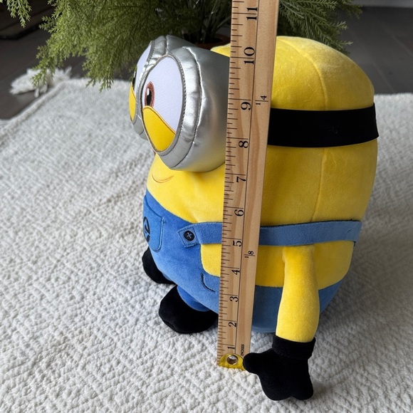 Despicable Me Minions Stuffed Animal Set - Yellow and Blue - Picture 11 of 13